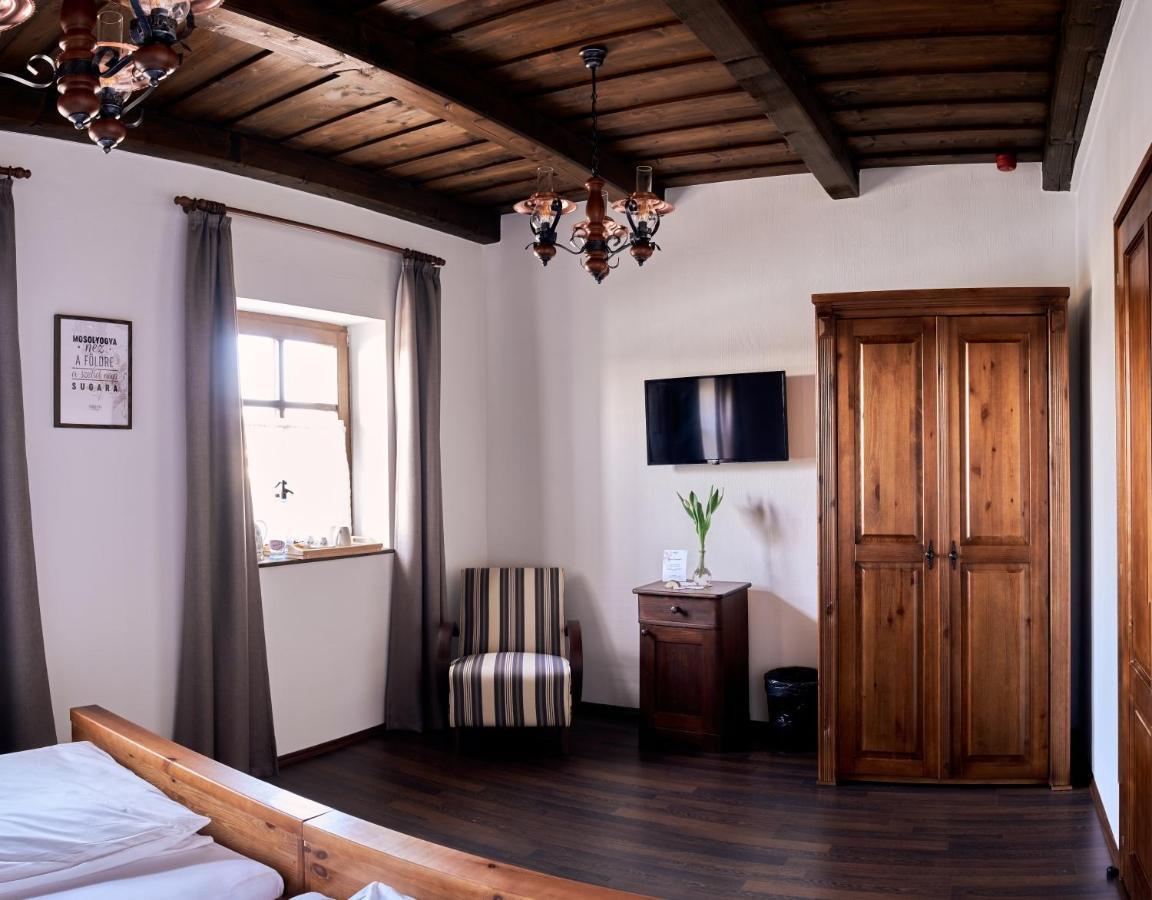 Zsindelyes Cottage Erpatak Buitenkant foto