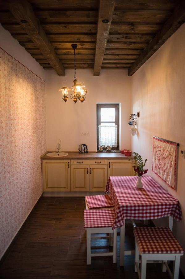 Zsindelyes Cottage Erpatak Buitenkant foto