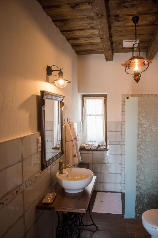 Zsindelyes Cottage Erpatak Buitenkant foto