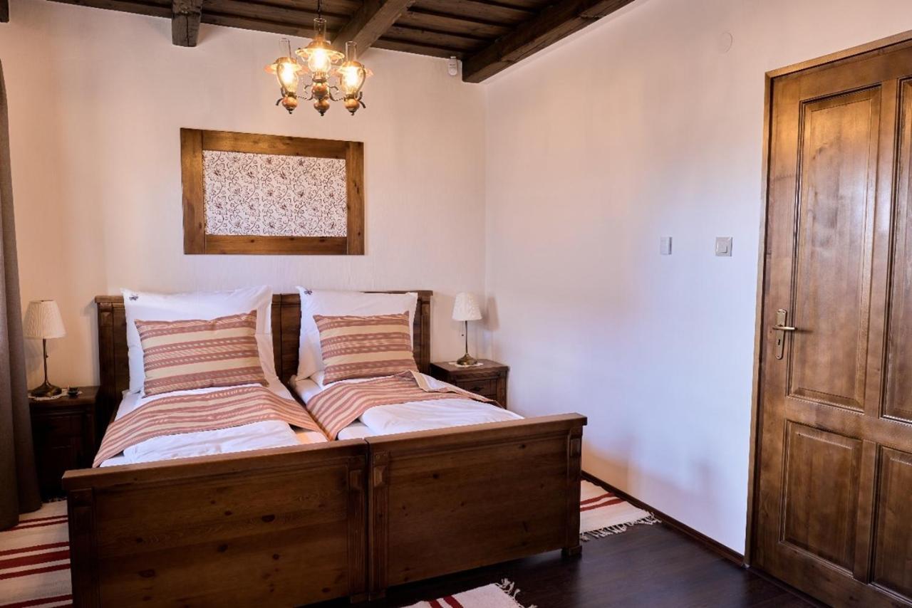 Zsindelyes Cottage Erpatak Buitenkant foto